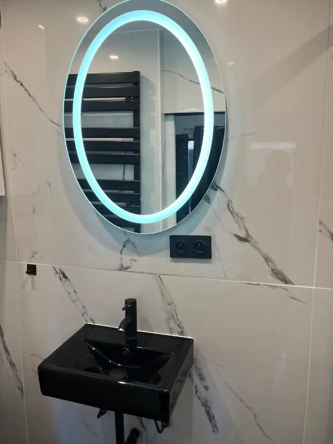 Love Room Jacuzzi Netflix Marseille Appartement